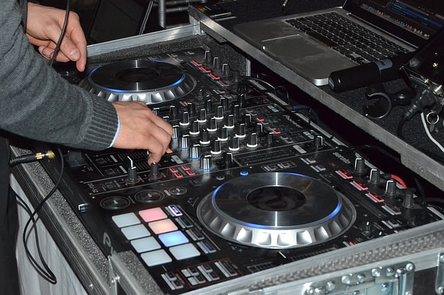 Wedding DJ Tip