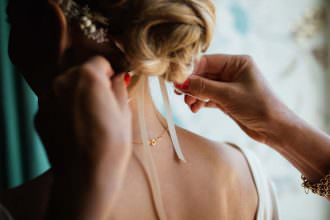 Save Money on DIY Bridal Make Up and Hair